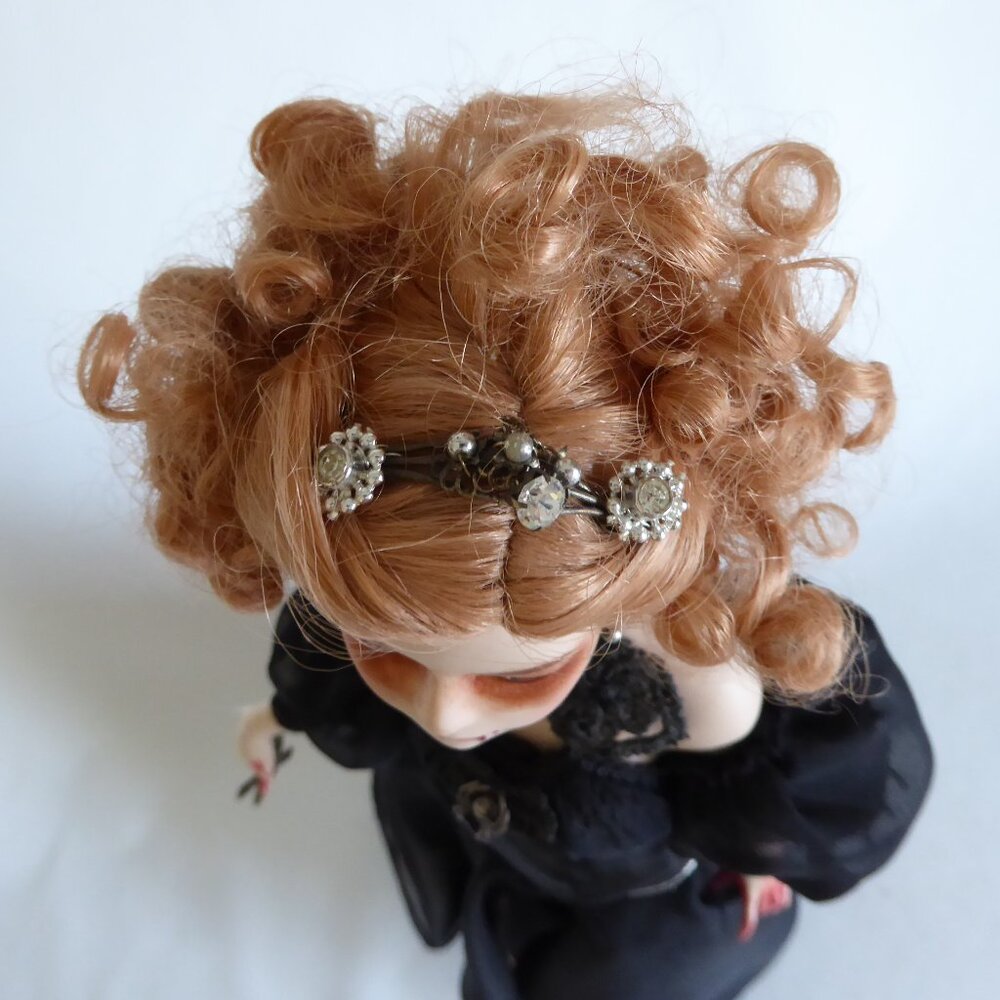OOAK 18” DRACULA BRIDE VAMPIRE LUCY SCARY GOTHIC HORROR UNDEAD DOLL PROP ODDITY - Picture 9 of 16